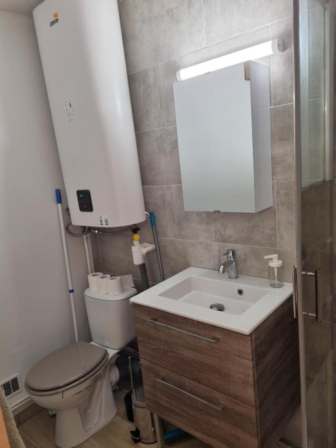קבלייר-סור-מר Charmant Studio Neuf 150M Plage Sur Avenue Principale Climatise Et Parking מראה חיצוני תמונה