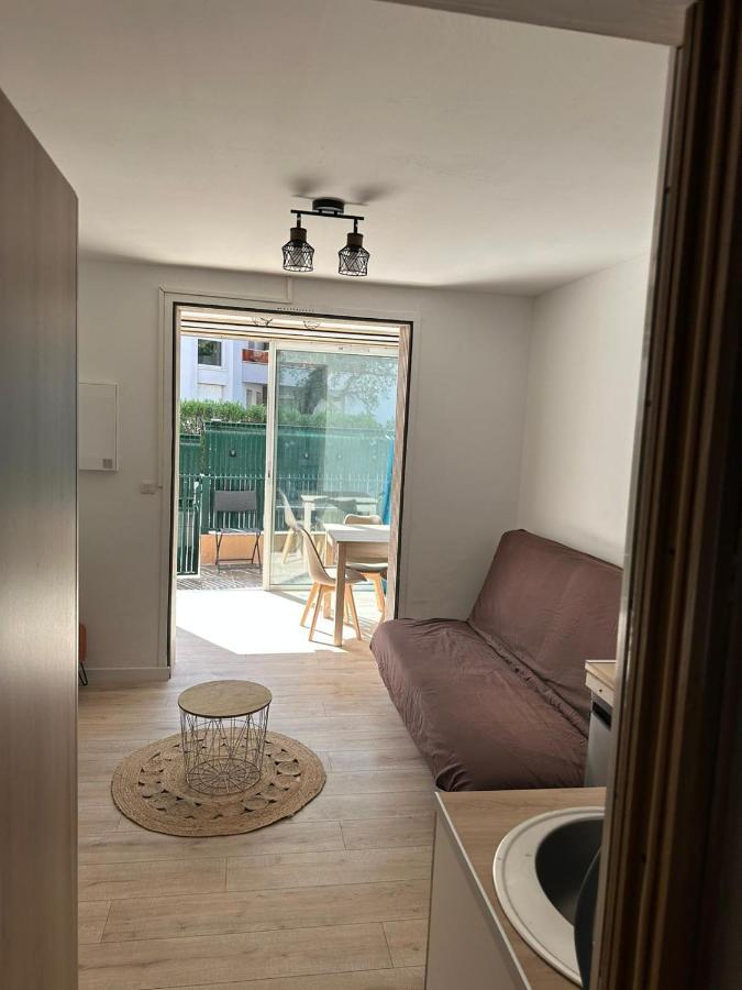 קבלייר-סור-מר Charmant Studio Neuf 150M Plage Sur Avenue Principale Climatise Et Parking מראה חיצוני תמונה