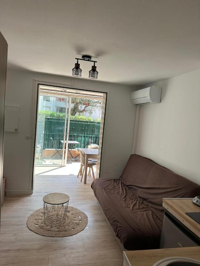 קבלייר-סור-מר Charmant Studio Neuf 150M Plage Sur Avenue Principale Climatise Et Parking מראה חיצוני תמונה